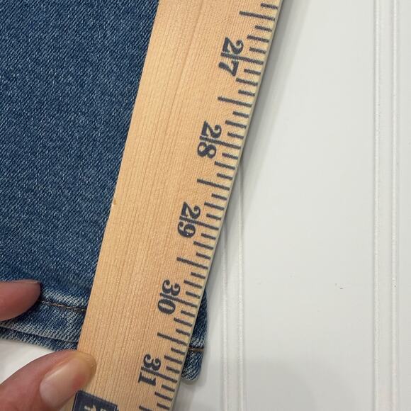 Signature Levi’s Women’s 18 W34 High Rise Straight Jeans Blue Denim EUC - Picture 7 of 7